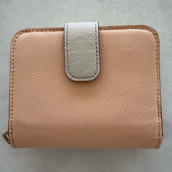 Coach pink pebbled leather wallet with white & gold accents - Picture 3 of 11